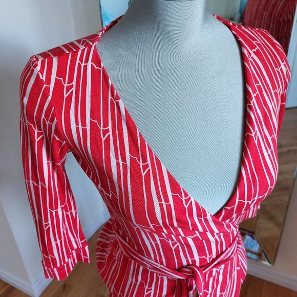 Diane Von Furstenberg Red and White Wrap Midi Dress - Picture 11 of 14